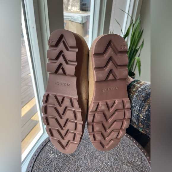 VIONIC CHERYL II SUEDE LEATHER LOAFERS IN SAND 8.5 W WIDE - Picture 10 of 10